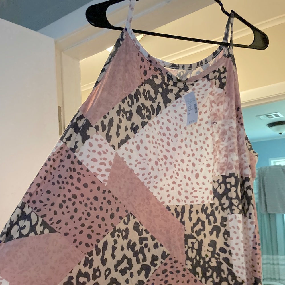 Women’s plus size tops